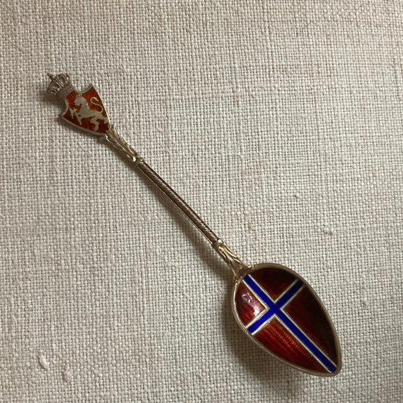Other - 830 silver souvenir spoon enameled flag of Norway